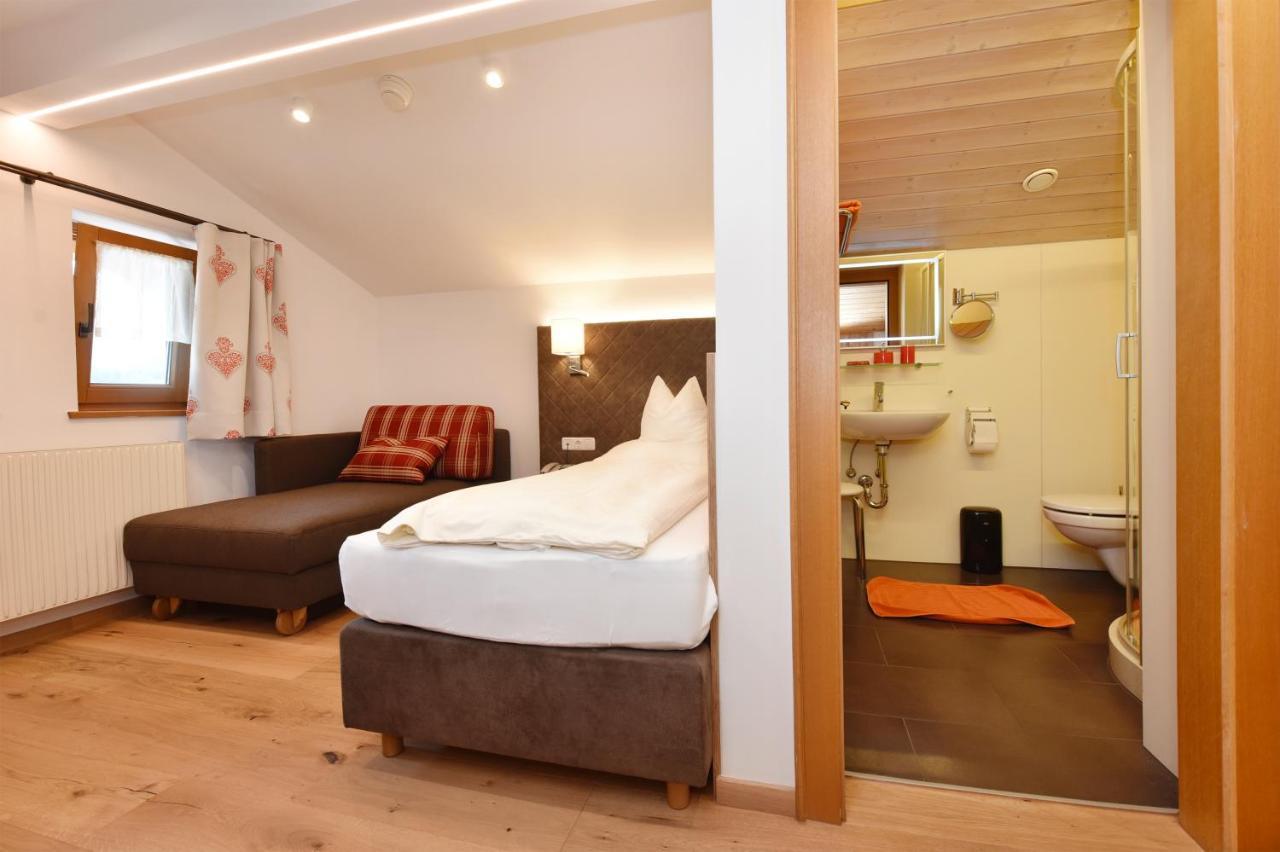 Gasthaus & Pension Alphorn Lech am Arlberg Eksteriør bilde