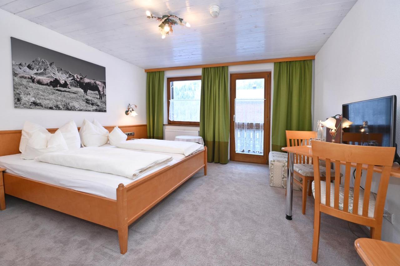 Gasthaus & Pension Alphorn Lech am Arlberg Eksteriør bilde